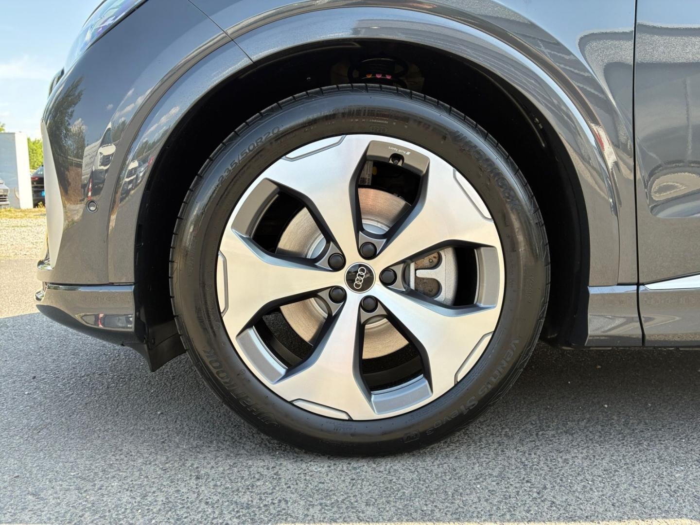 Bild über Audi Q4 SUV e-tron e-tron performance 210 kW - für weitere Informationen kontaktieren Sie den Audi Partner