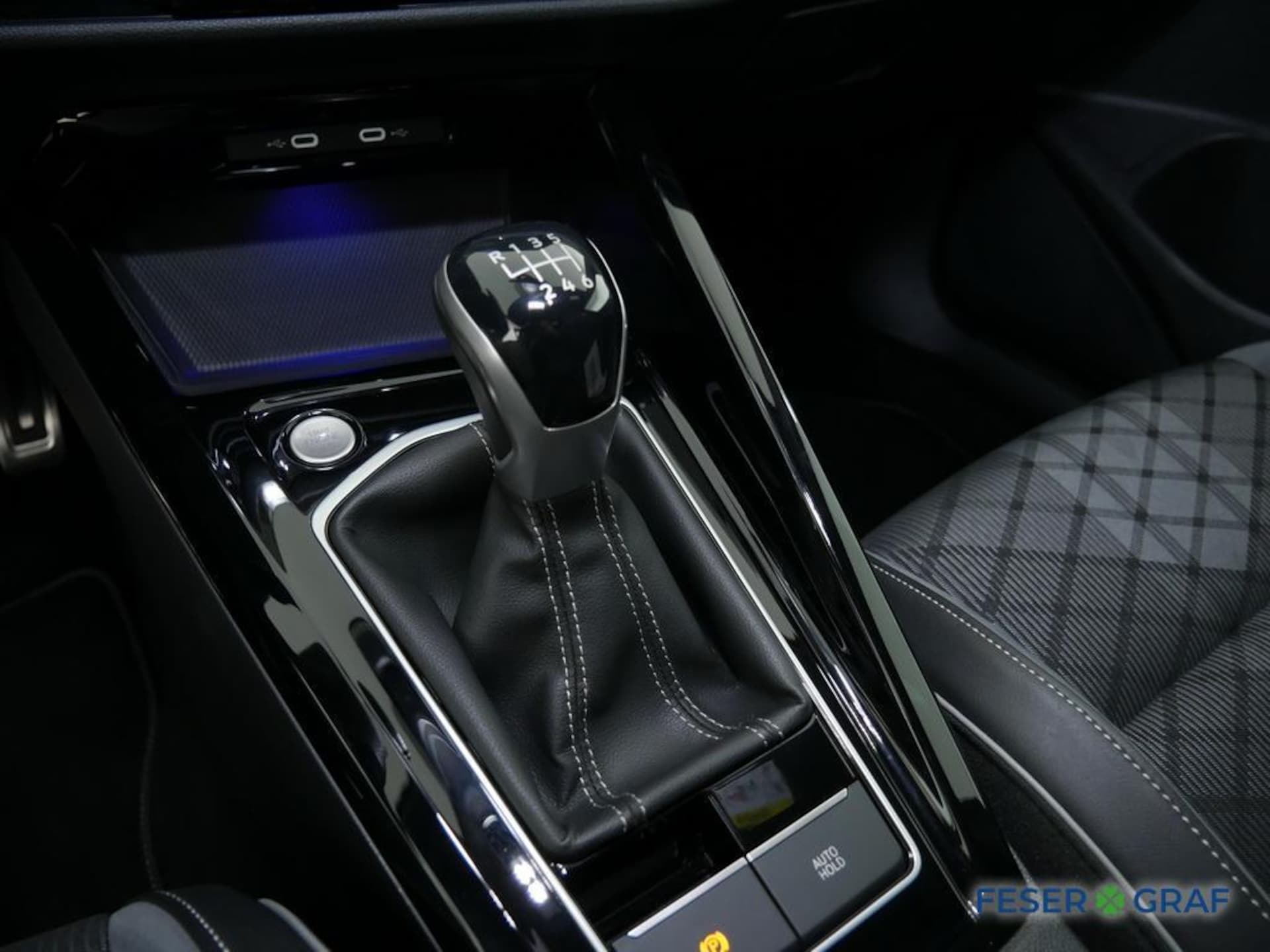 Volkswagen Golf R-Line