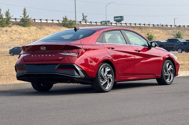 2025 Hyundai Elantra Hybrid