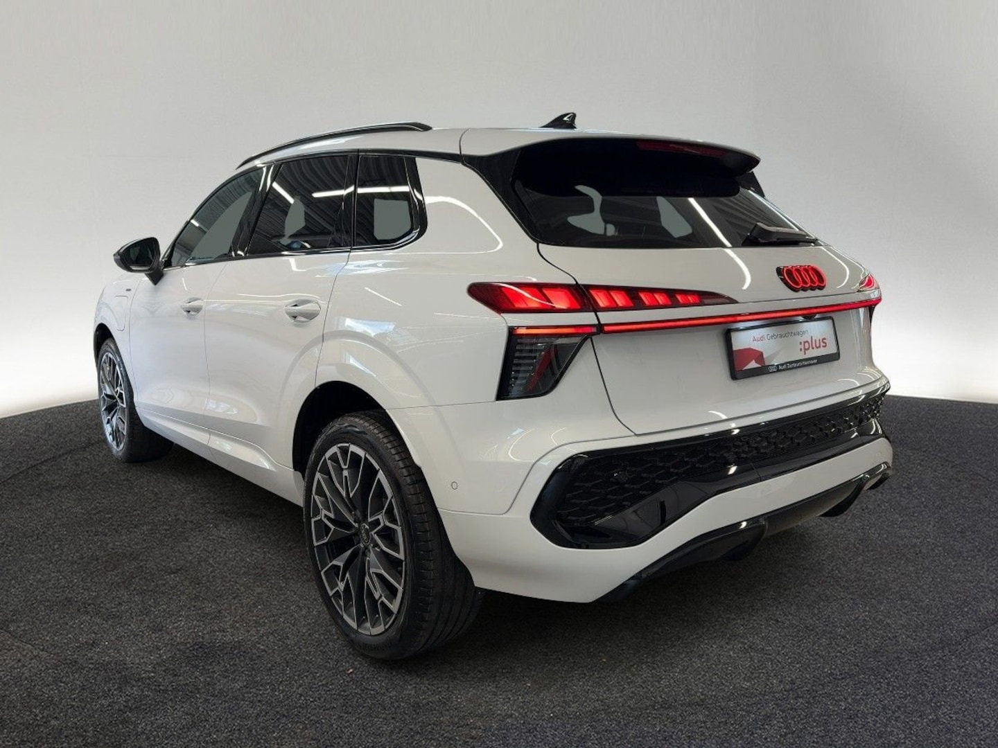 Bild über Audi Q3 SUV e-hybrid e-hybrid 200 kW S tronic - für weitere Informationen kontaktieren Sie den Audi Partner
