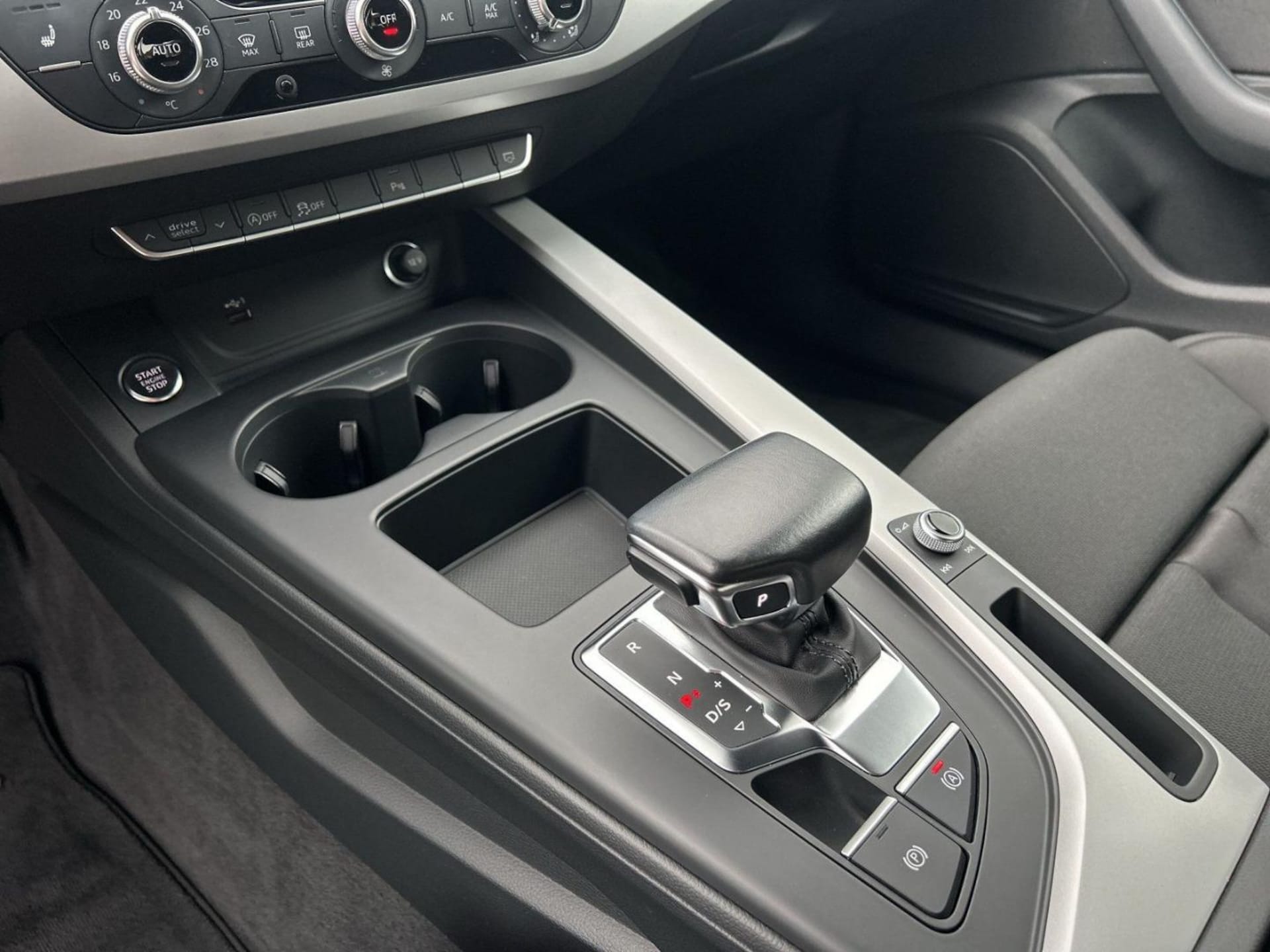Audi A4 Limousine S line