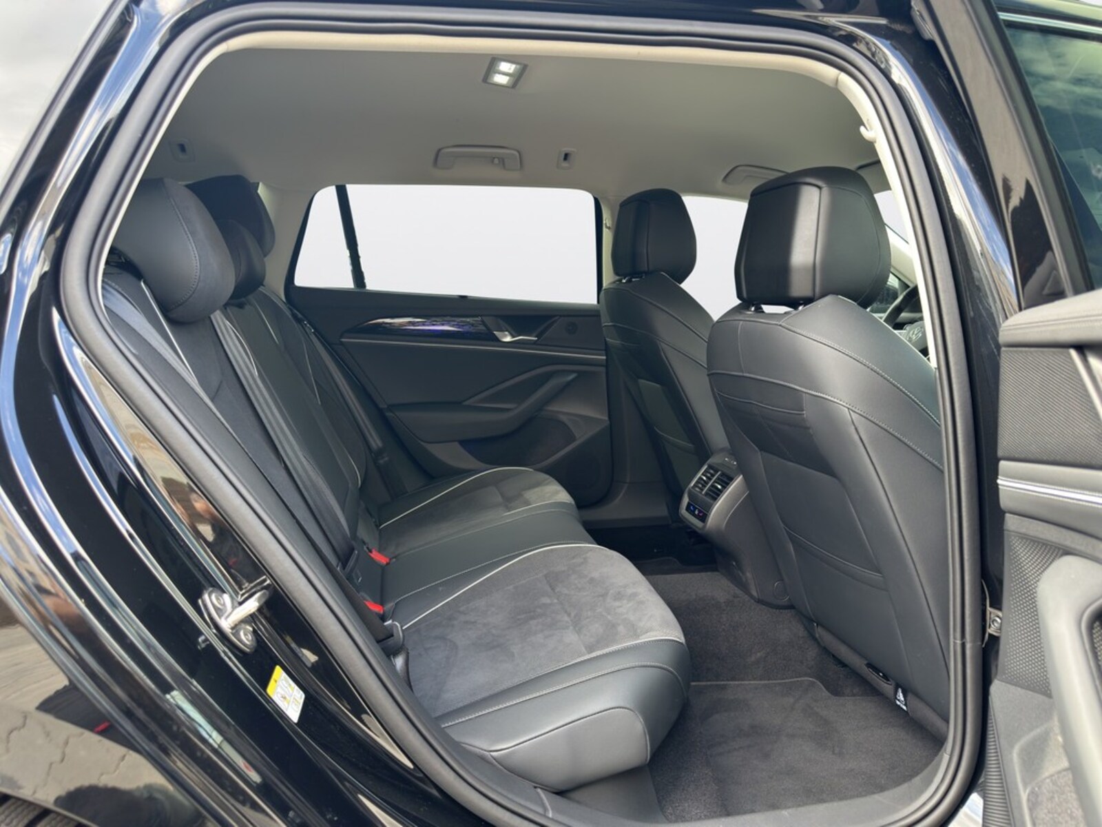 Volkswagen Passat – Bild 17