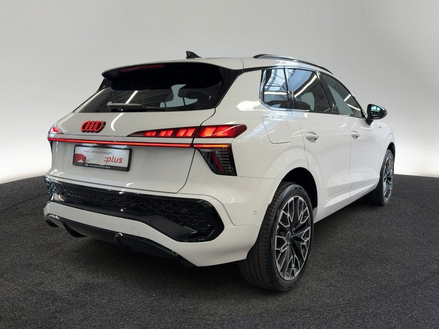 Bild über Audi Q3 SUV e-hybrid e-hybrid 200 kW S tronic - für weitere Informationen kontaktieren Sie den Audi Partner