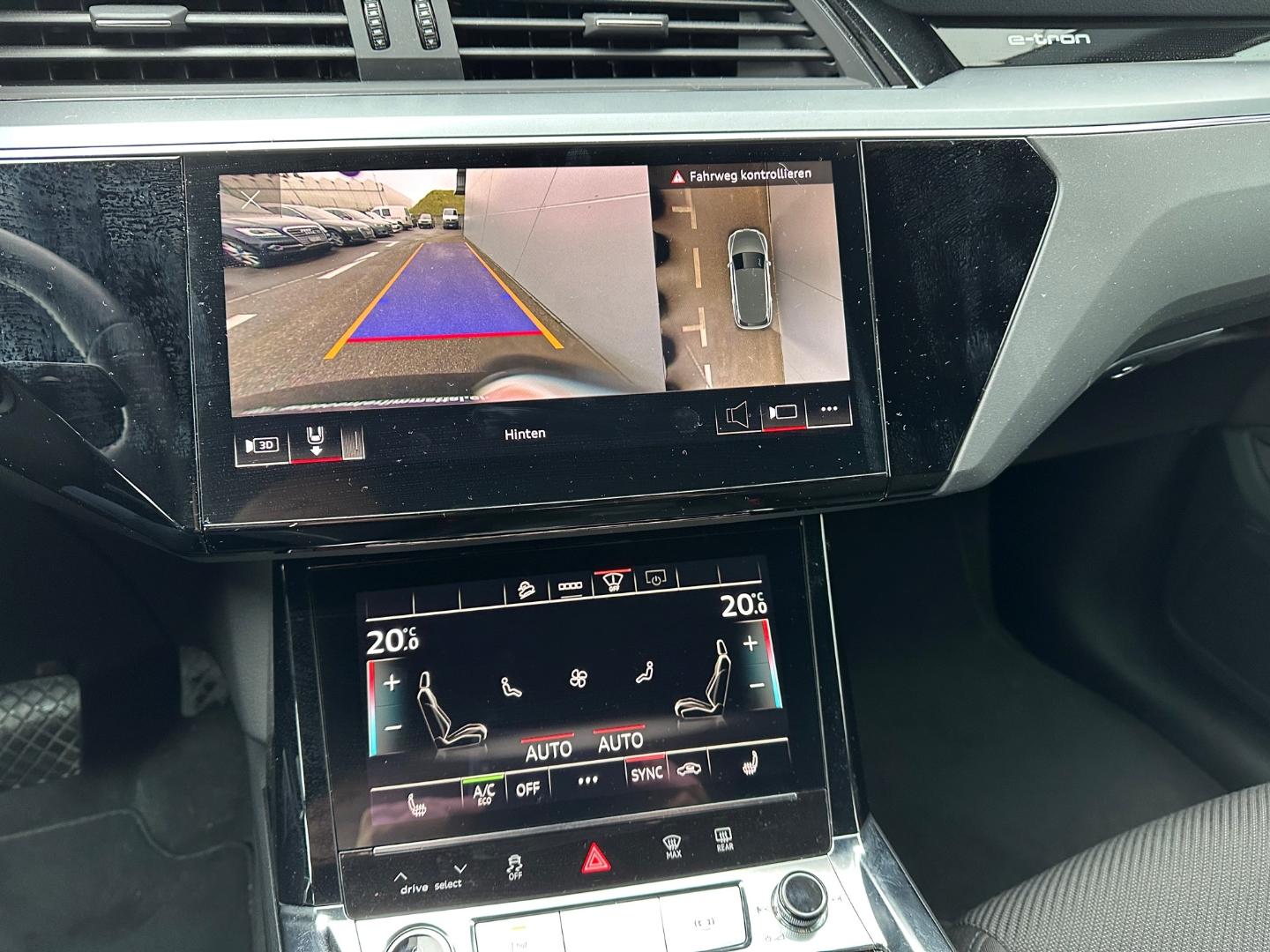 Image about Audi e-tron Attraction advanced 50 quattro 230,00 kW
