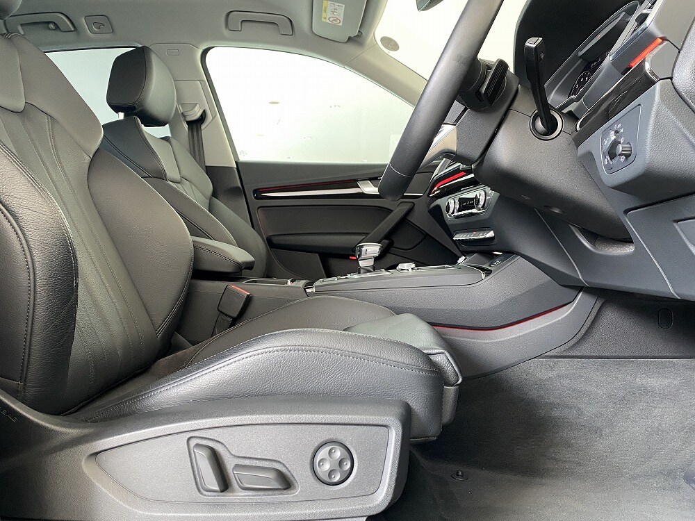 Image about Audi Q5 45 TFSI quattro sport