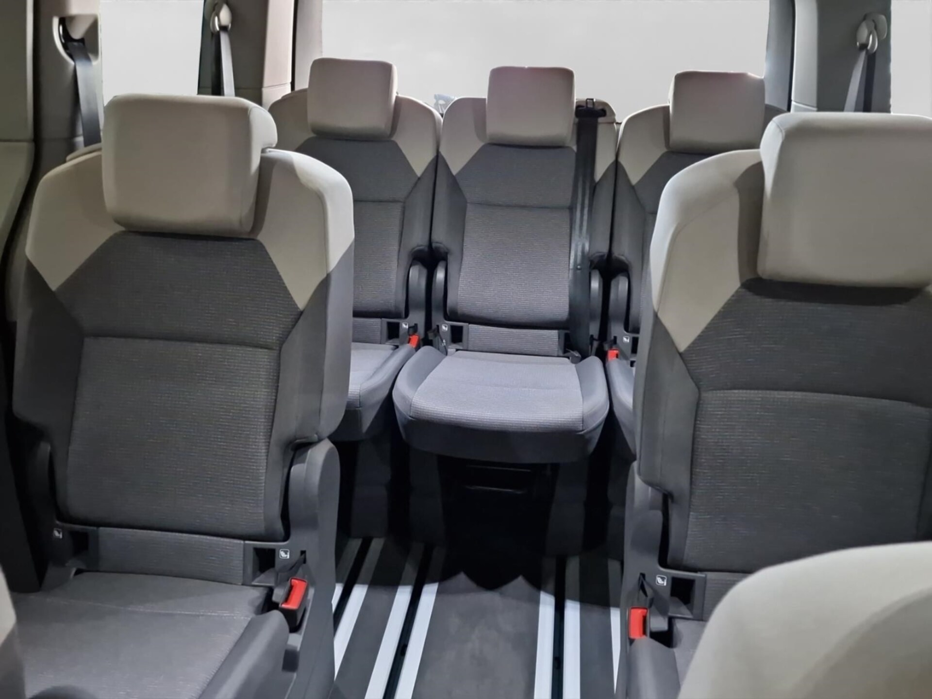 Volkswagen Multivan Basis-Modell