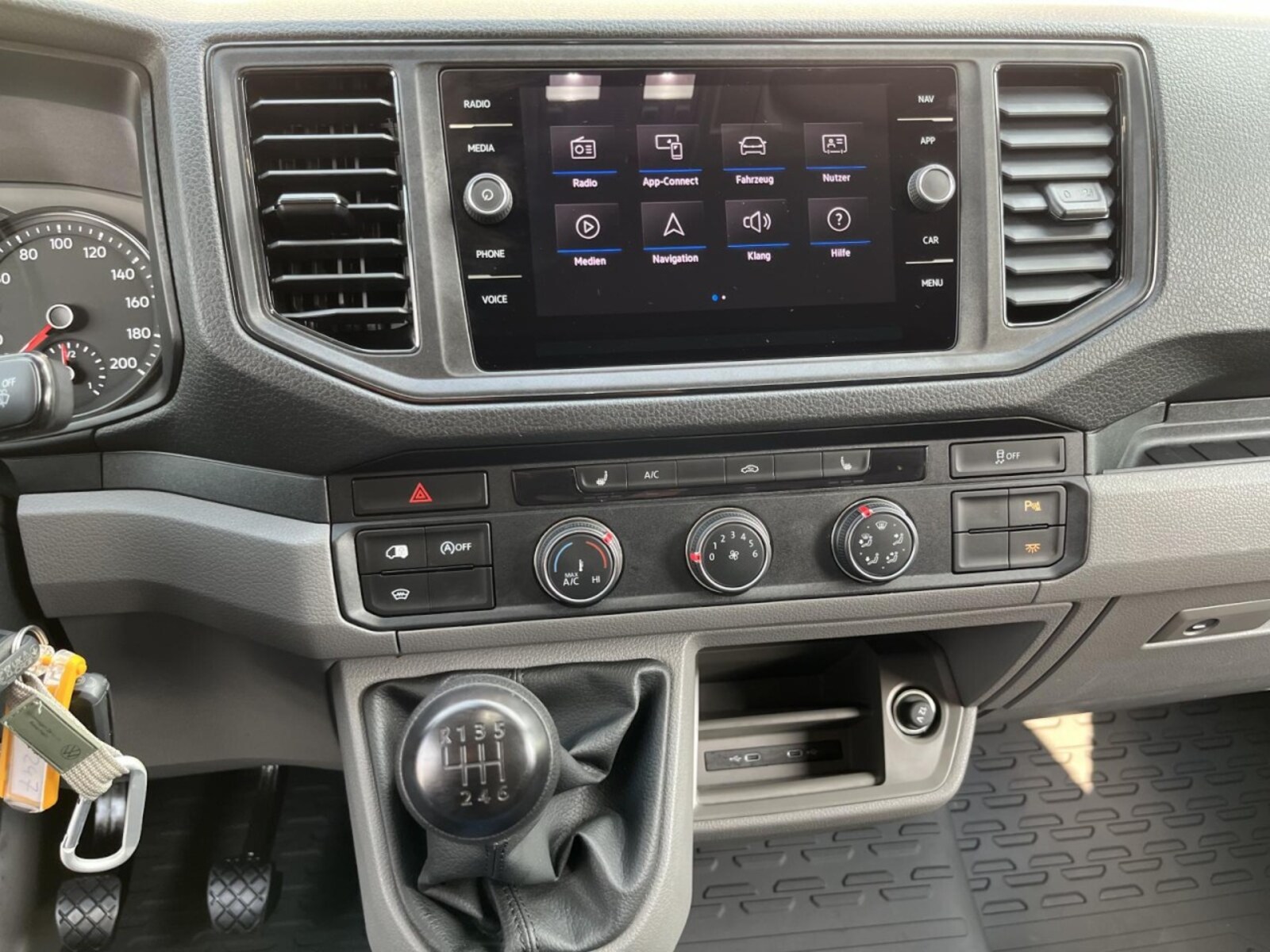 Volkswagen Crafter Kasten mittlerer Radstand – Bild 19