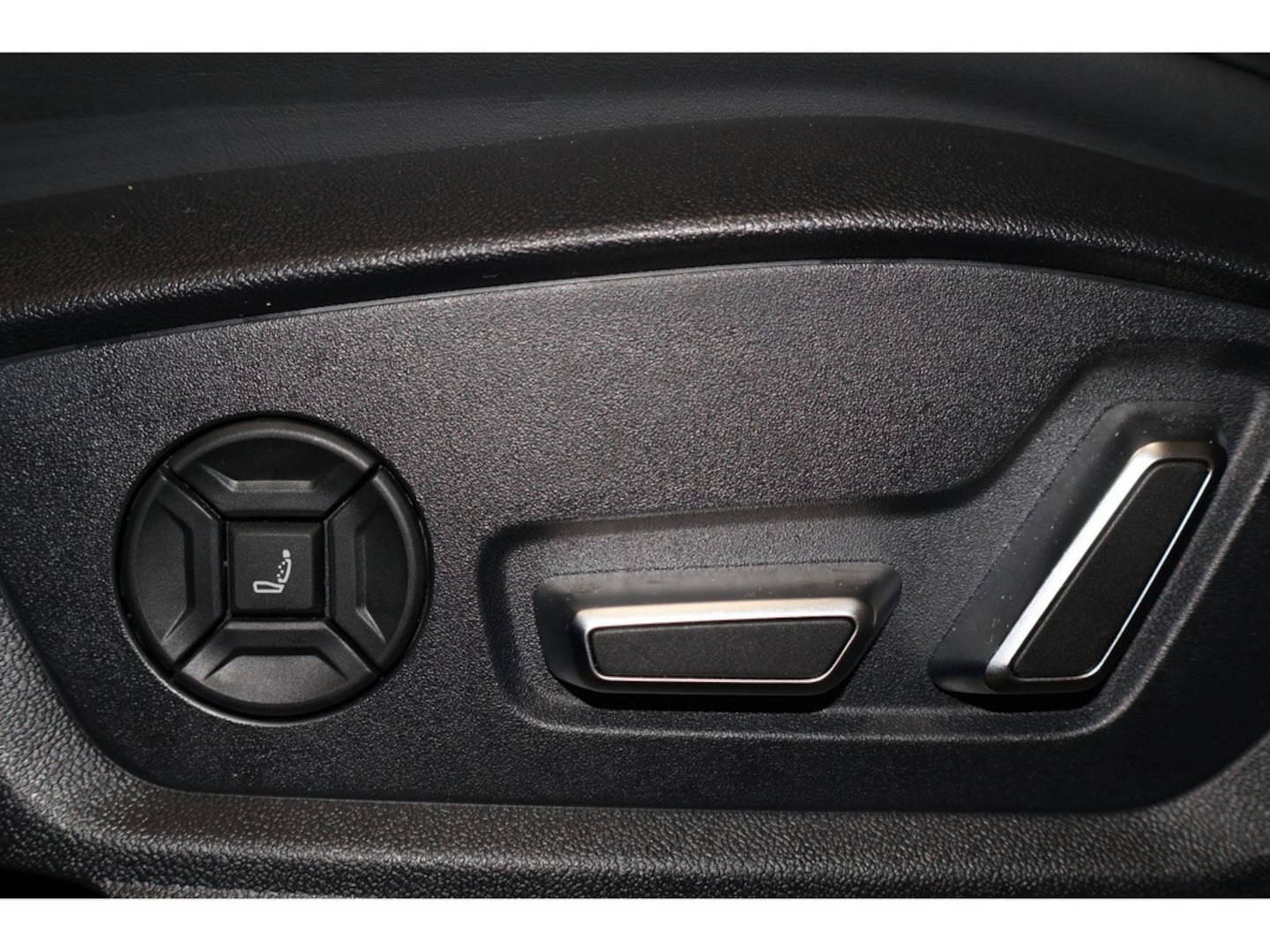 Bild über Audi Q7 SUV S line business TDI quattro 210 kW tiptronic - für weitere Informationen kontaktieren Sie den Audi Partner