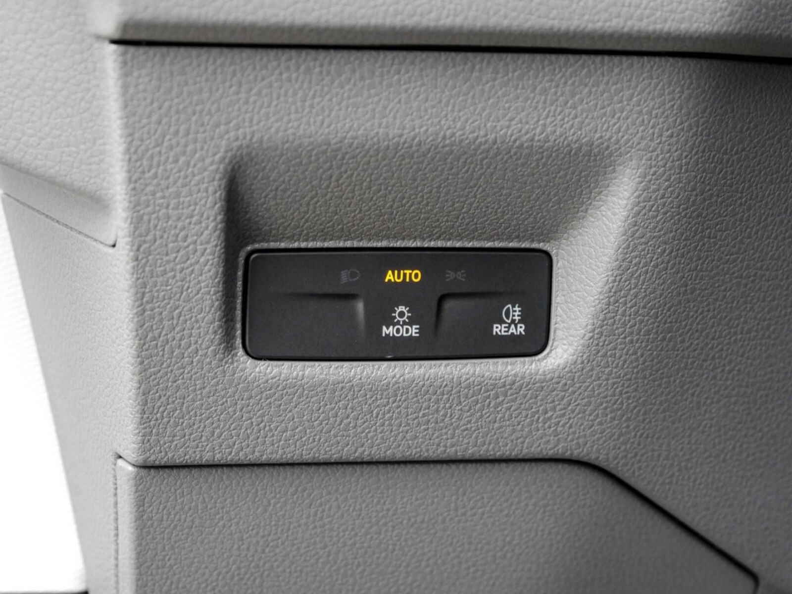 Volkswagen Crafter Kasten mittlerer Radstand – Bild 14