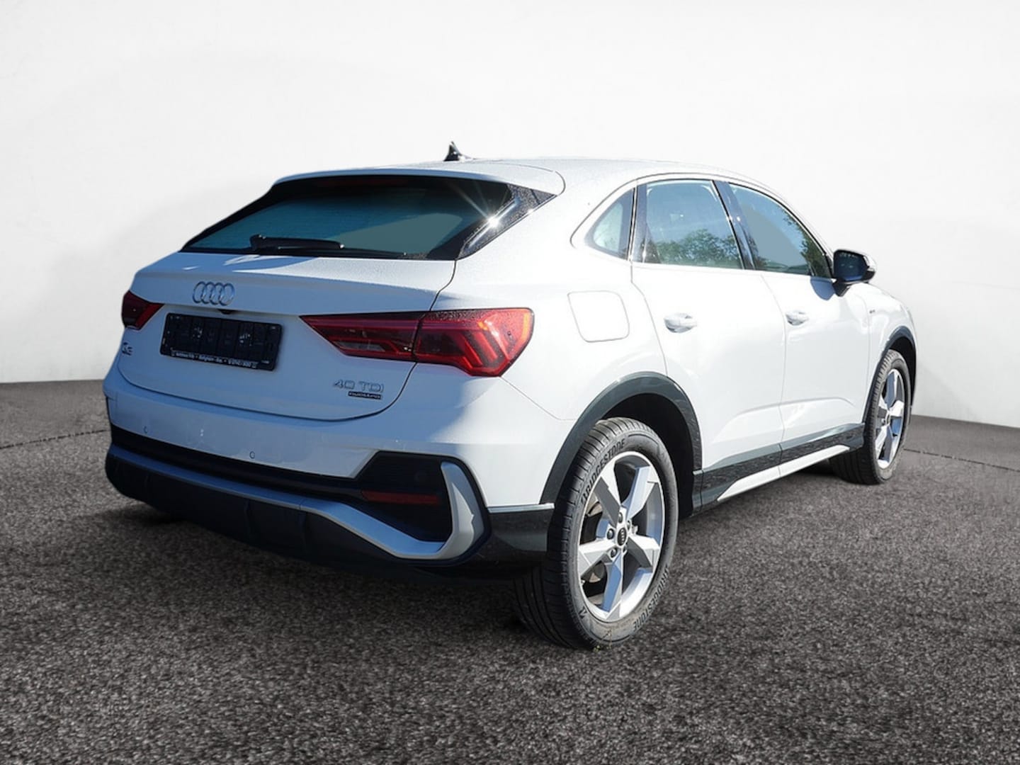 Bild über Audi Q3 Sportback S line 40 TDI quattro S tronic - für weitere Informationen kontaktieren Sie den Audi Partner