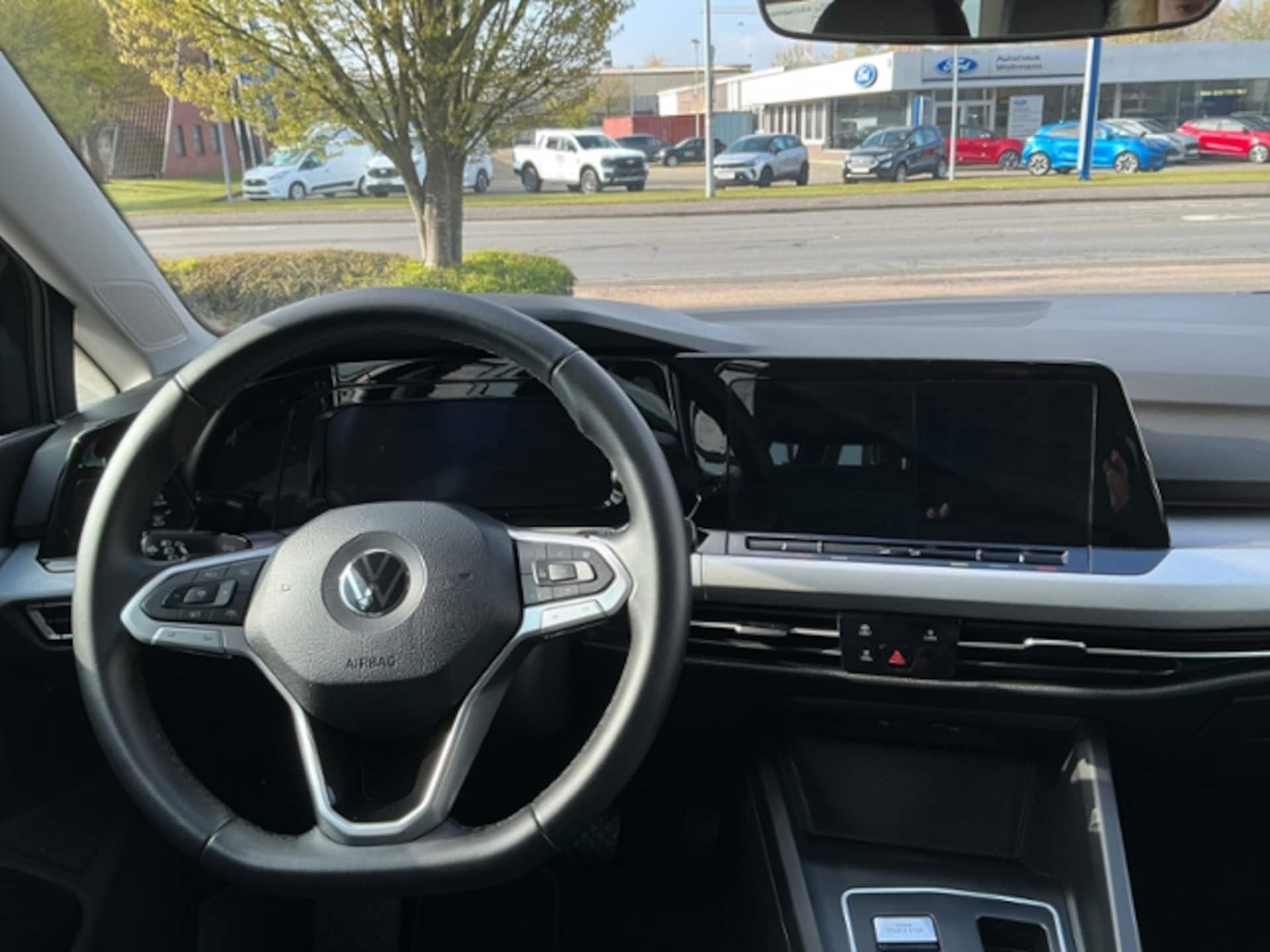 Volkswagen Golf Variant Life