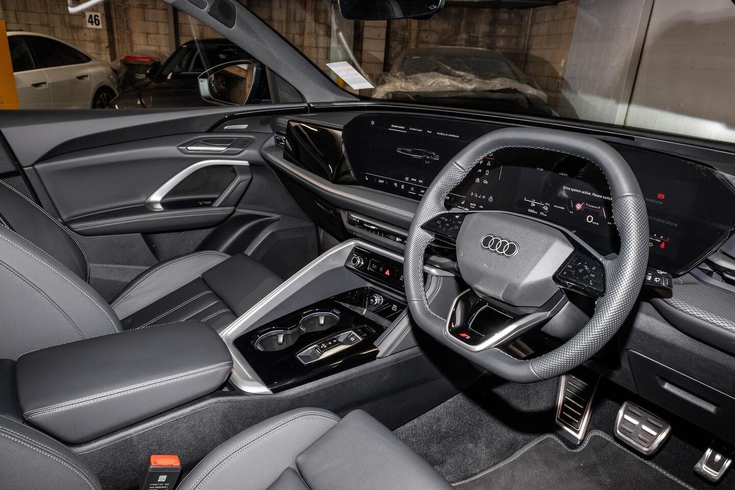 Image about Audi Q5 SUV e-hybrid quattro S tronic