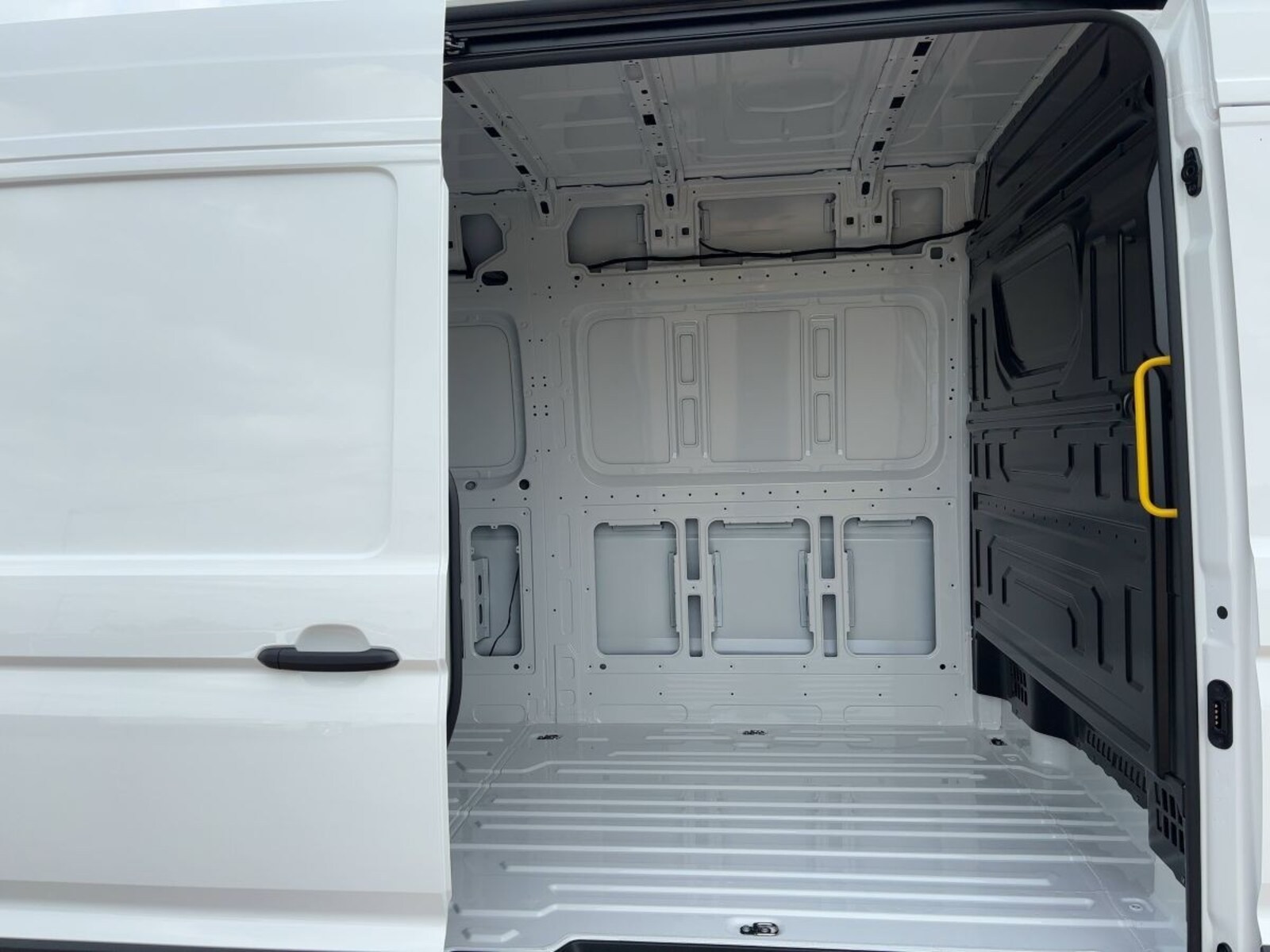Volkswagen Crafter Kasten langer Radstand – Bild 9