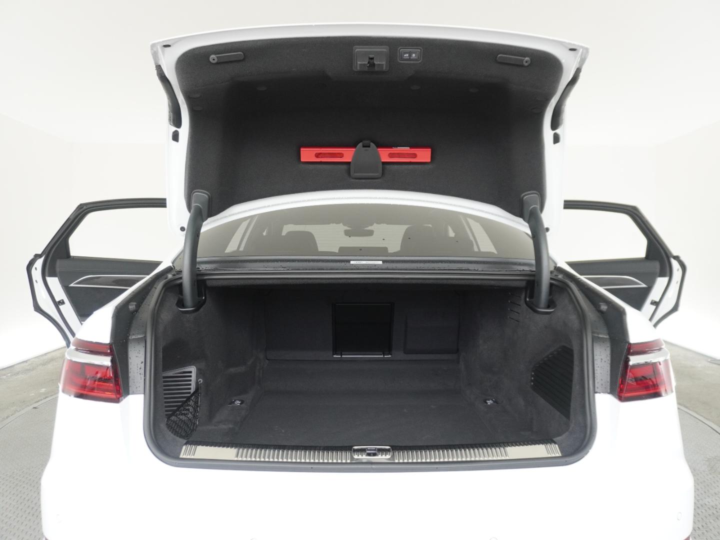 Audi S8 S8 TFSI 420(571) kW(PS) tiptronic for more details contact your dealer