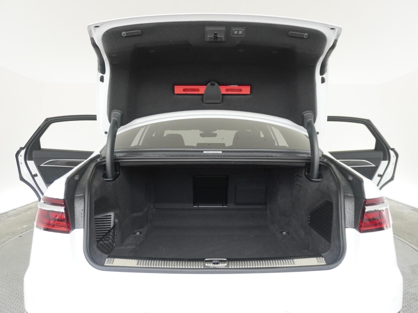 Audi S8 S8 TFSI 420(571) kW(PS) tiptronic for more details contact your dealer