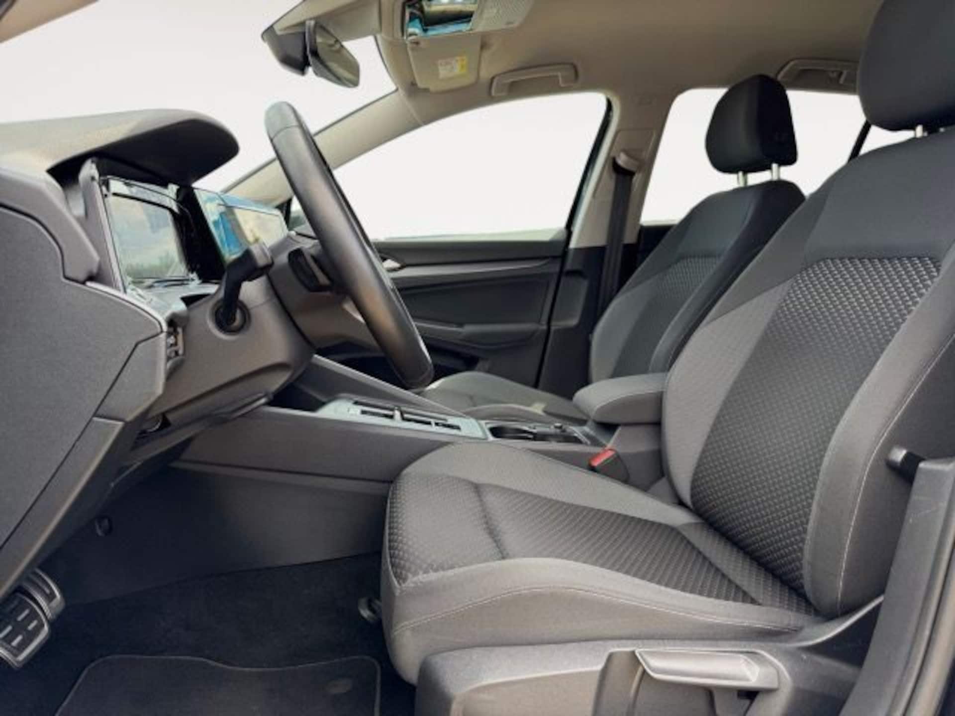 Volkswagen Golf Life