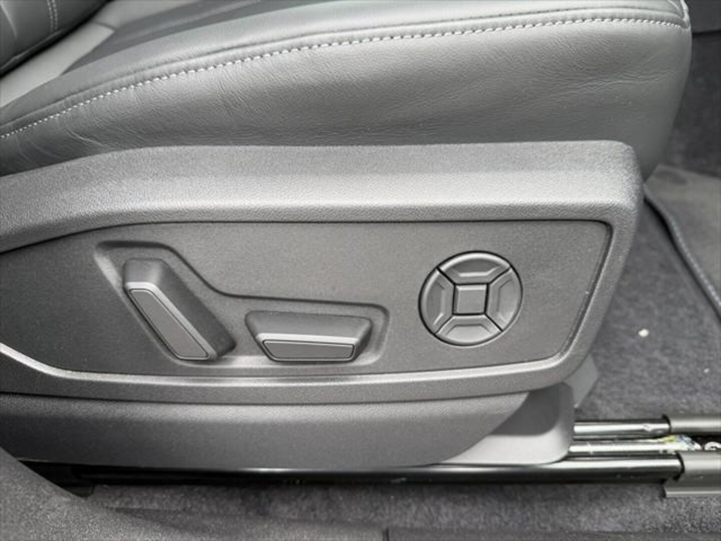 Image about Audi Q5 SUV TFSI 150 kW