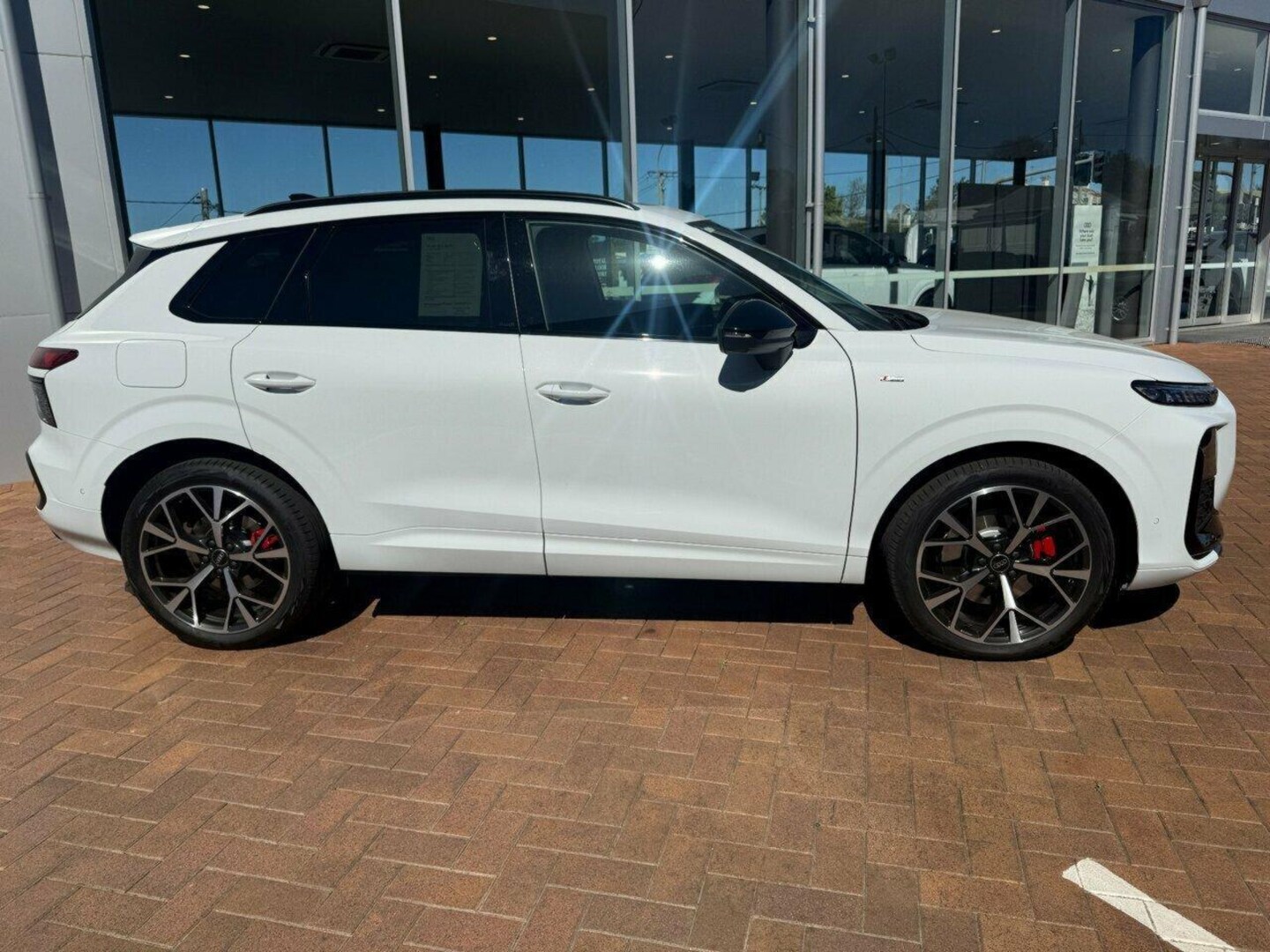 Image about Audi Q3 SUV TFSI quattro 195 kW