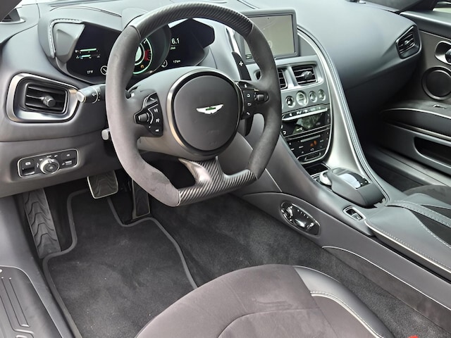 2023 Aston Martin DBS