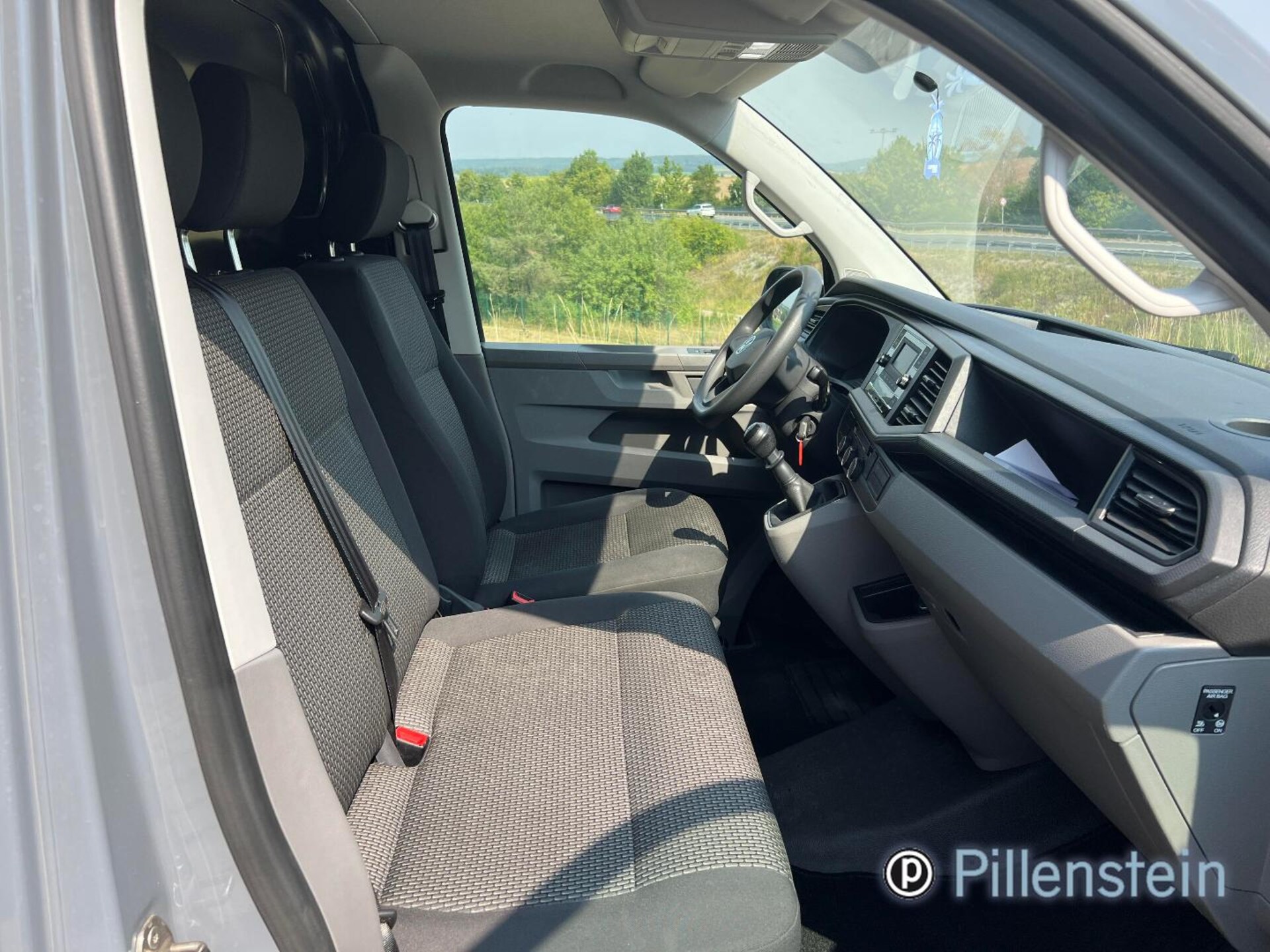 Volkswagen T6.1 Transporter Kasten langer Radstand