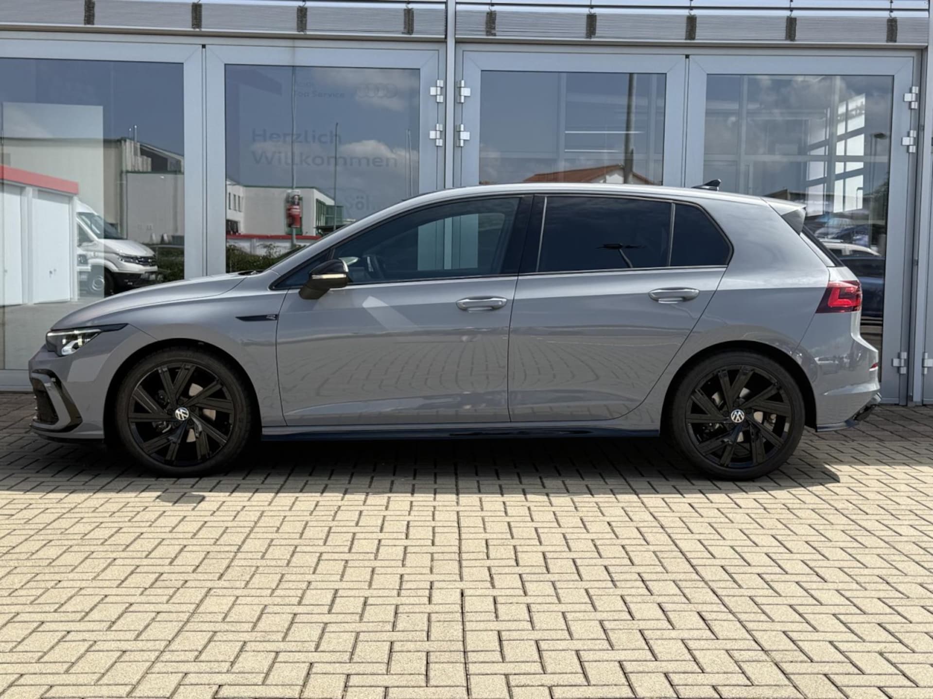 Volkswagen Golf R-Line