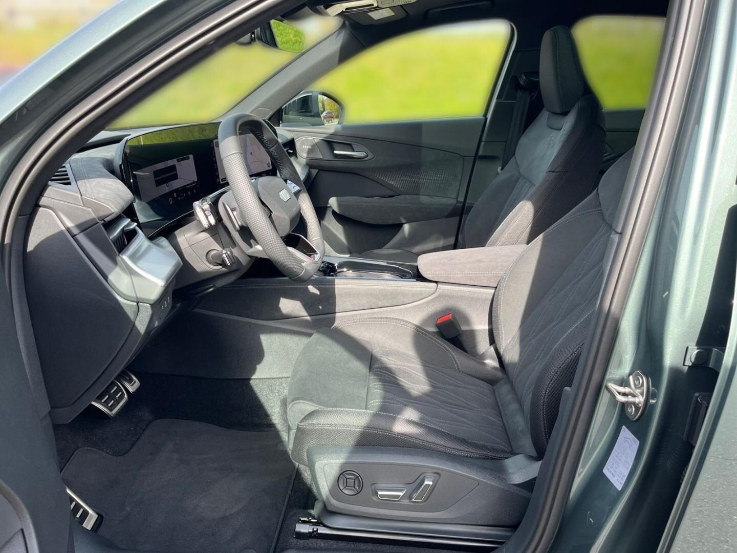 Bild über Audi Q3 SUV TFSI quattro 195 kW S tronic - für weitere Informationen kontaktieren Sie den Audi Partner