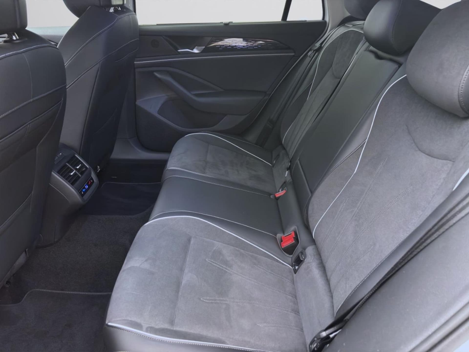 Volkswagen Passat Elegance