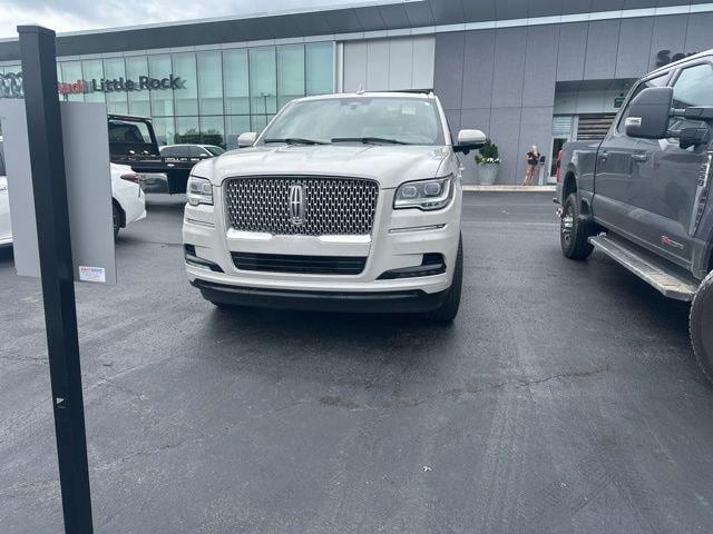 2024 Lincoln Navigator Reserve 4WD's photo