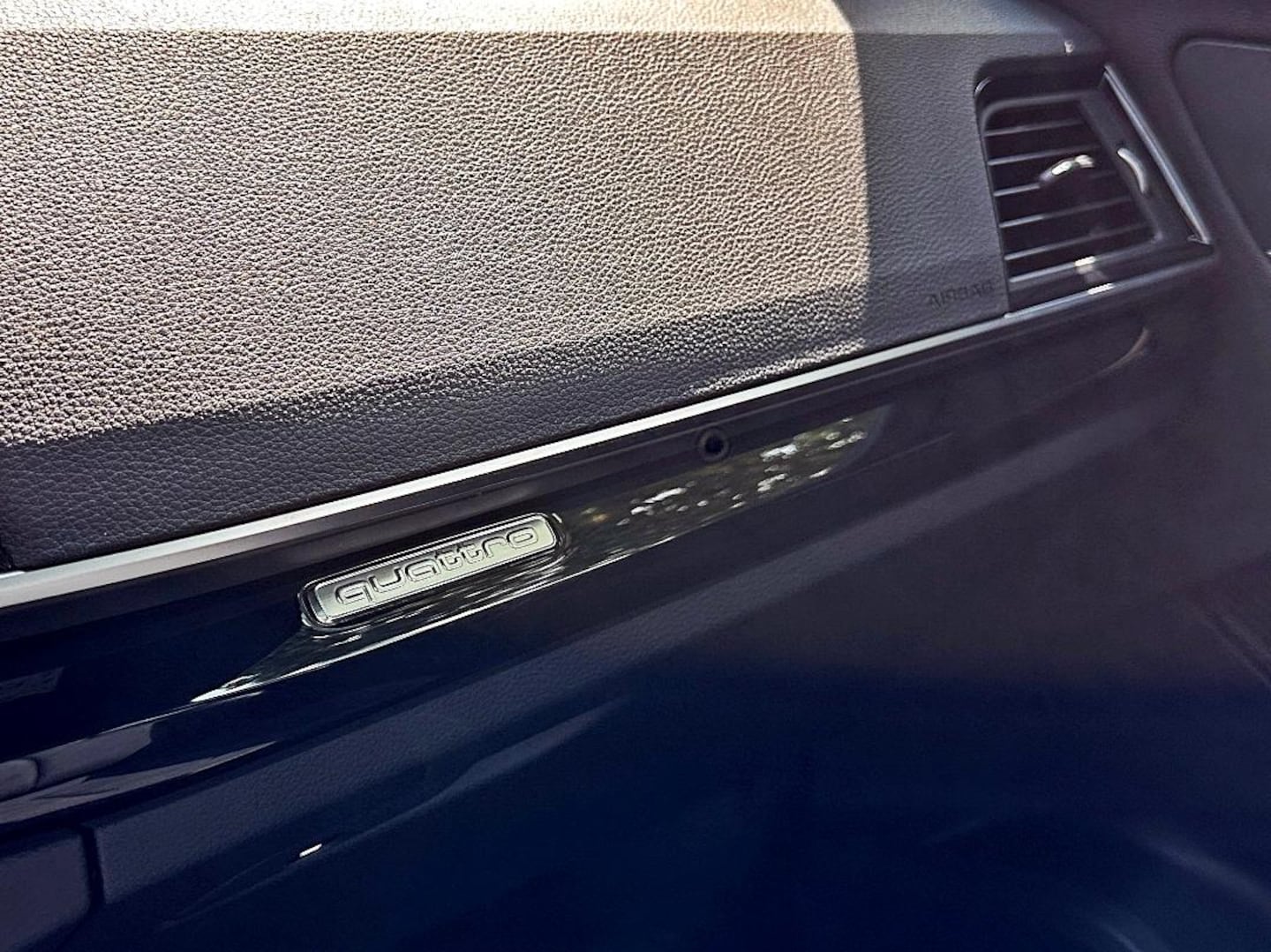Bild über Audi Q5 40 TDI quattro 150 kW S tronic - für weitere Informationen kontaktieren Sie den Audi Partner