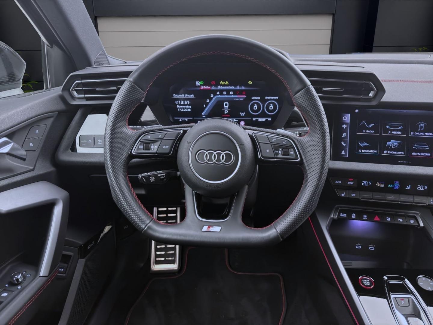 Bild über Audi S3 Sportback TFSI quattro S tronic - für weitere Informationen kontaktieren Sie den Audi Partner