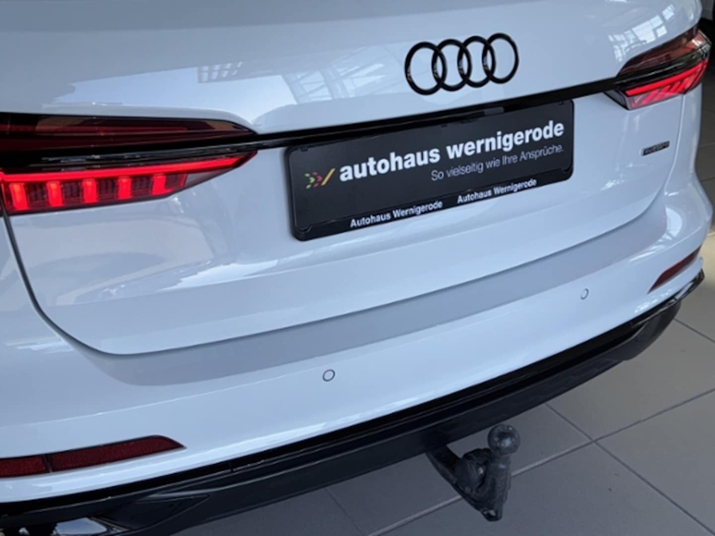 Bild über Audi A6 Avant S line 40 TDI quattro S tronic - für weitere Informationen kontaktieren Sie den Audi Partner