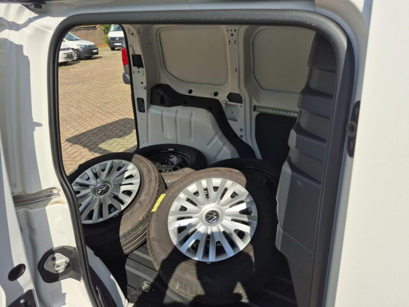 Volkswagen Caddy Cargo – Bild 13