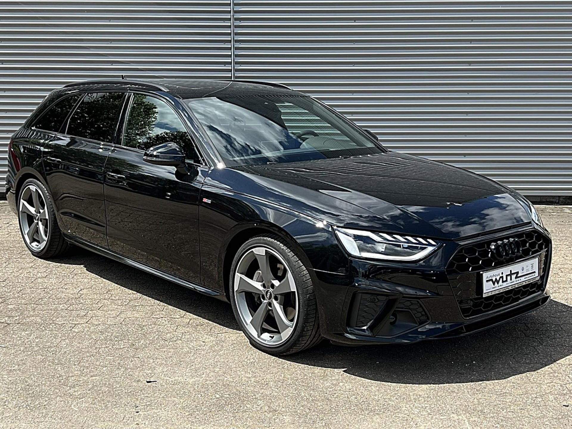 Audi A4 Avant S line