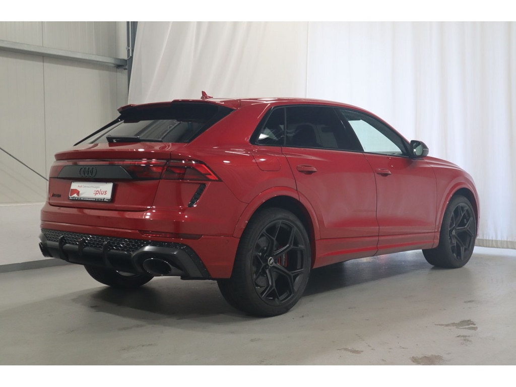 Audi RS Q8 SUV performance