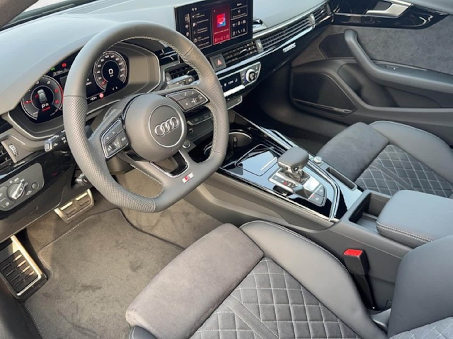 Audi A4 Avant S line