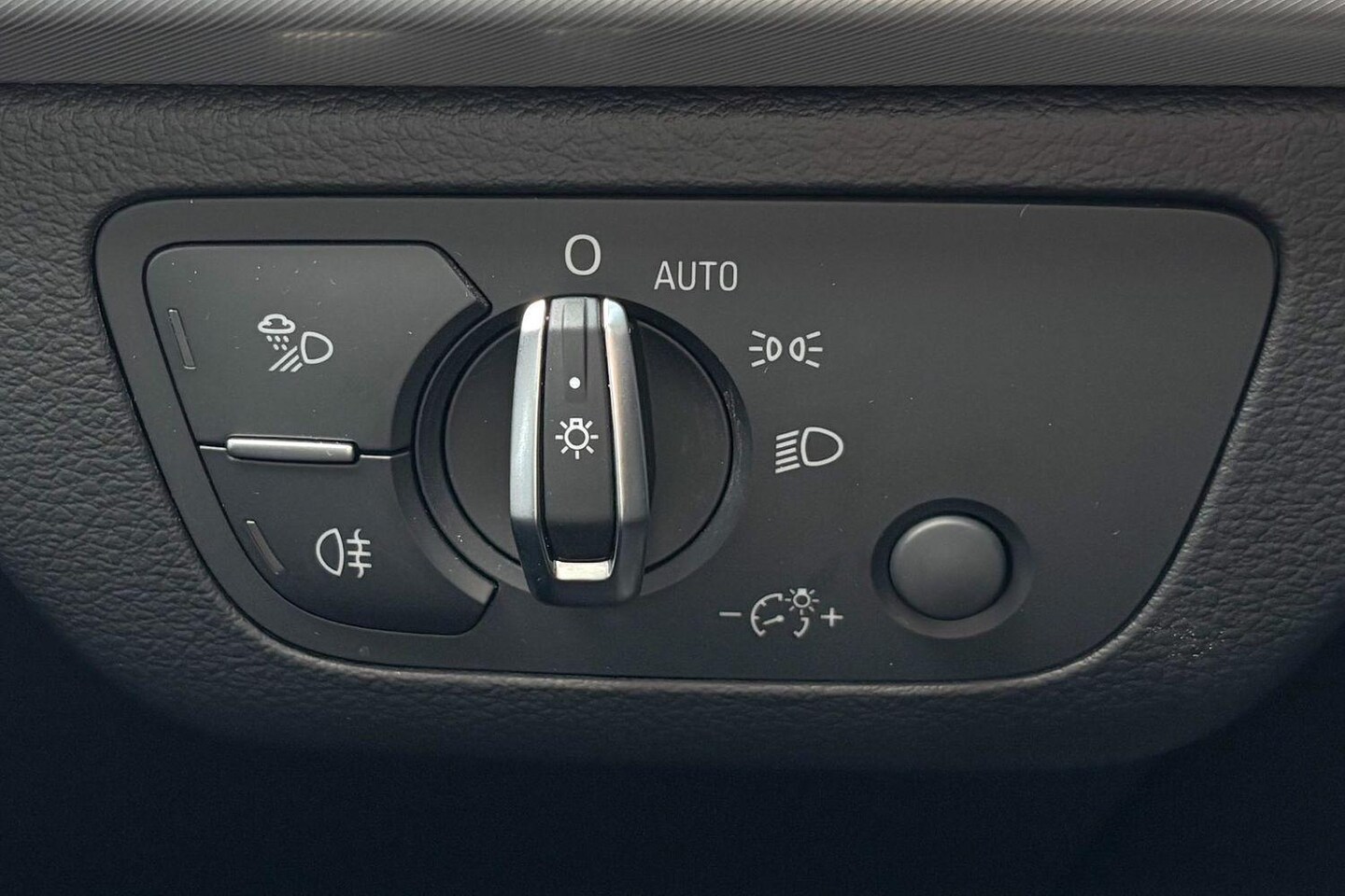 Image about Audi Q5 Sport 40 TDI quattro S tronic