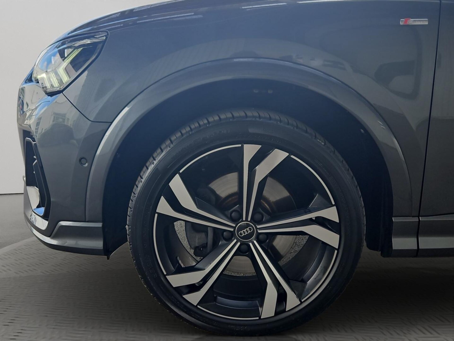 Audi Q3 SUV S line