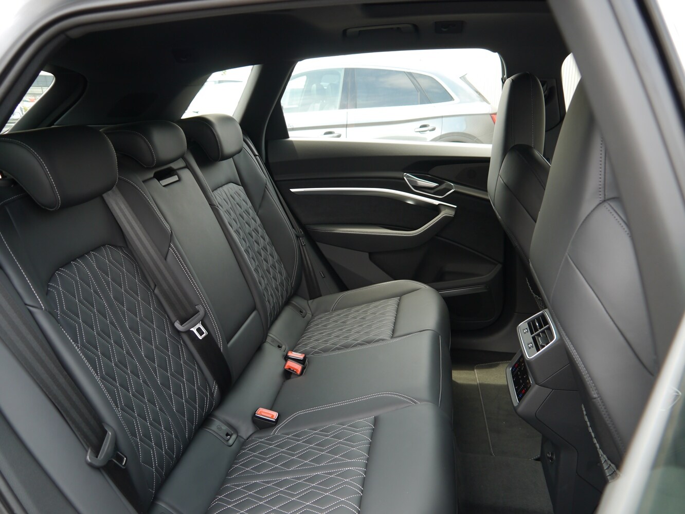 Audi e-tron S