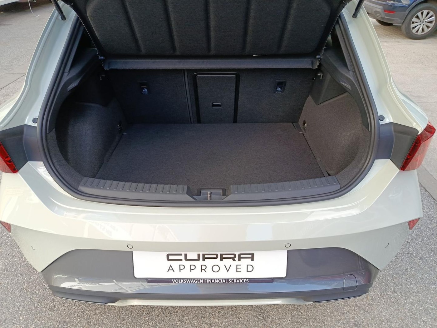 CUPRA Leon León 1.5 eTSI DSG 110 kW (150 CV) — photo 7