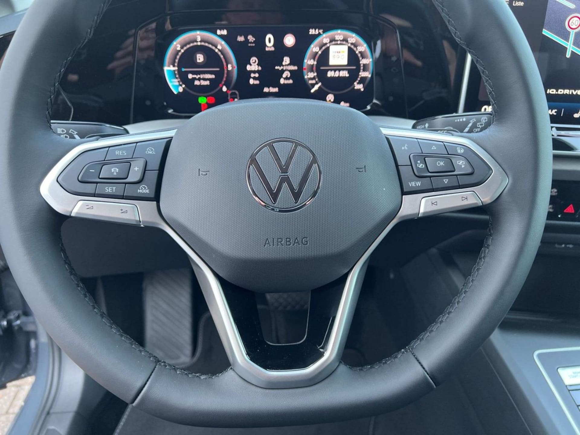 Volkswagen Golf Variant Life