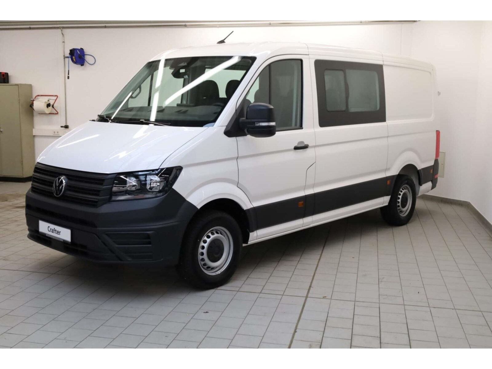 Volkswagen Crafter Kasten mittlerer Radstand – Bild 2