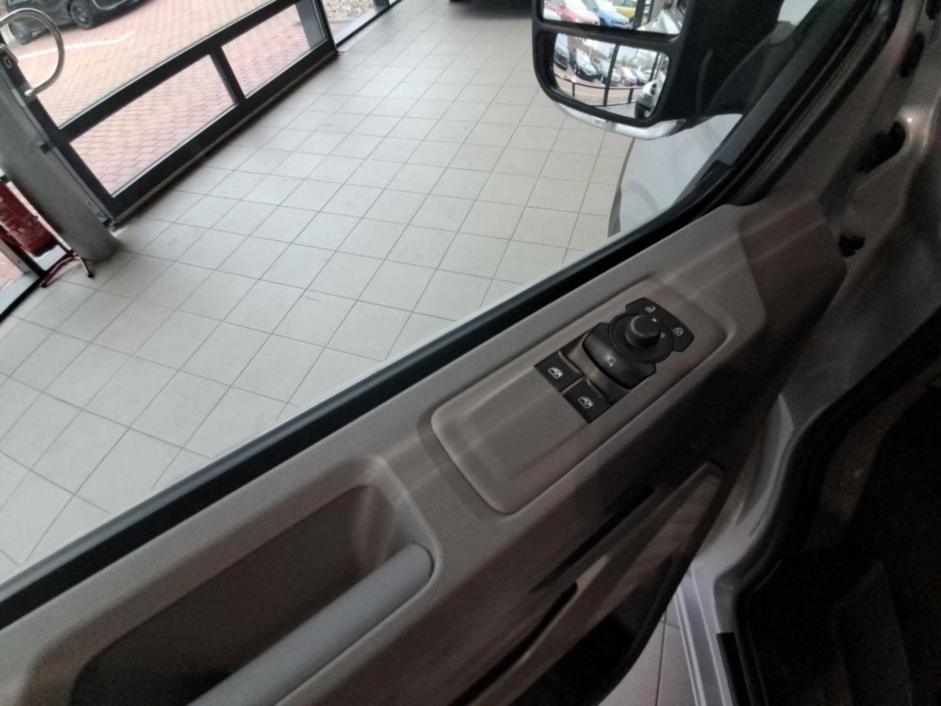 Volkswagen Transporter Kasten langer Radstand
