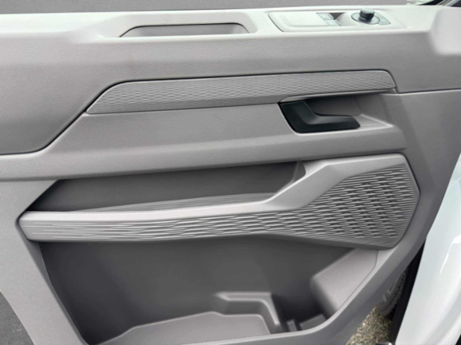 Volkswagen Transporter Kombi kurzer Radstand