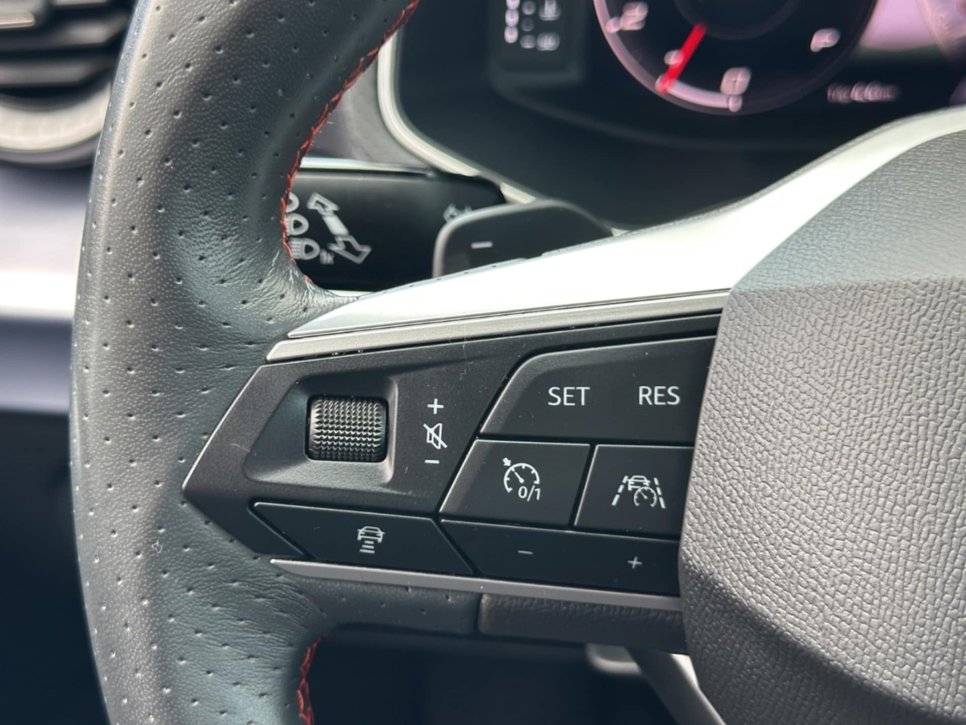 SEAT Arona FR