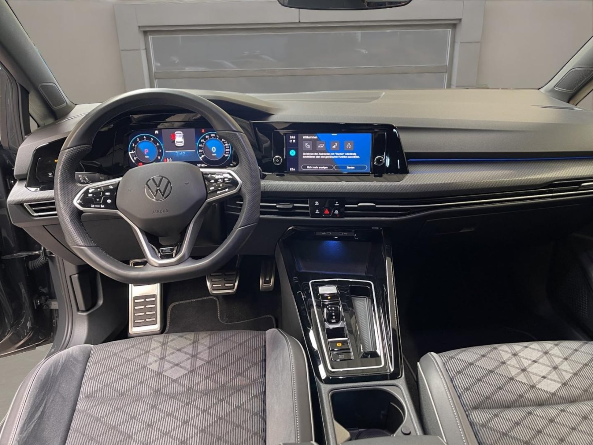 Volkswagen Golf R-Line