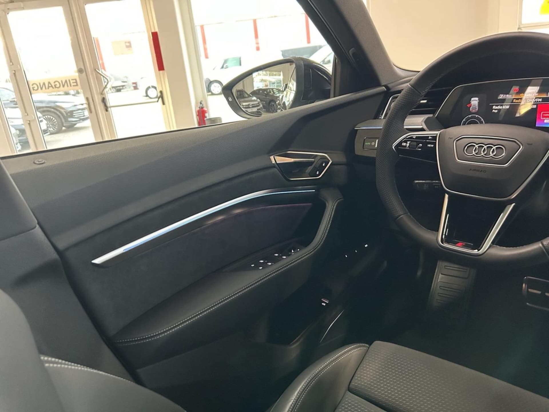 Audi Q8 Sportback e-tron S line