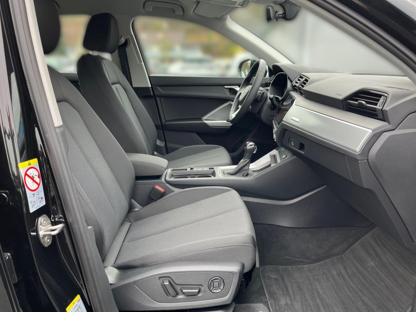 Bild über Audi Q3 advanced 35 TDI S tronic - für weitere Informationen kontaktieren Sie den Audi Partner