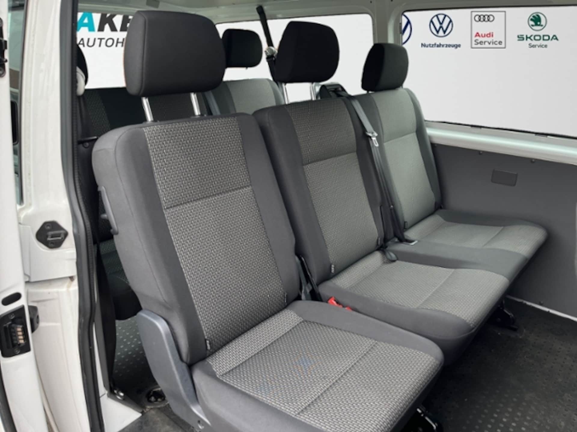 Volkswagen T6.1 Transporter Kombi langer Radstand