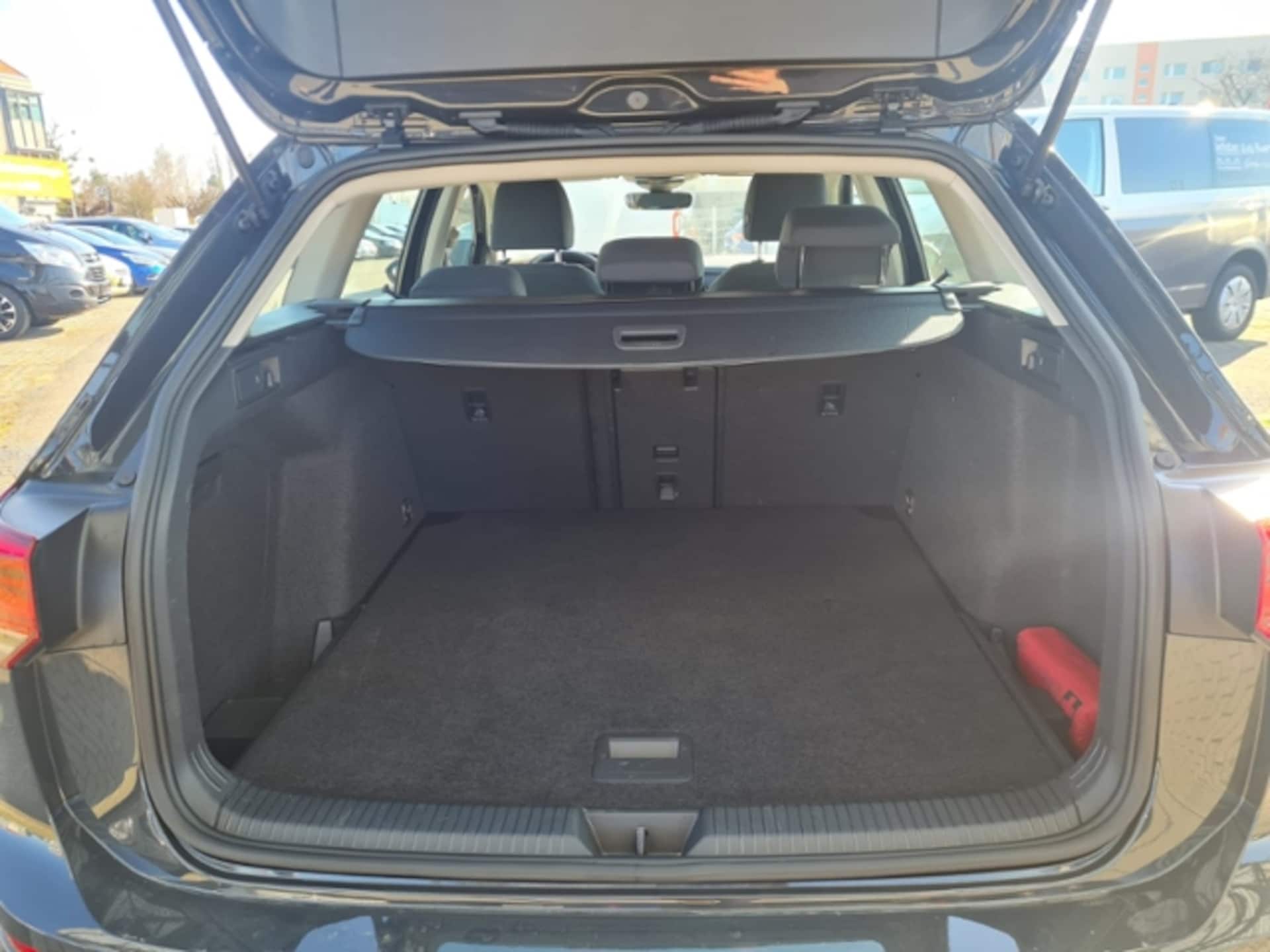 Volkswagen Golf Variant Life