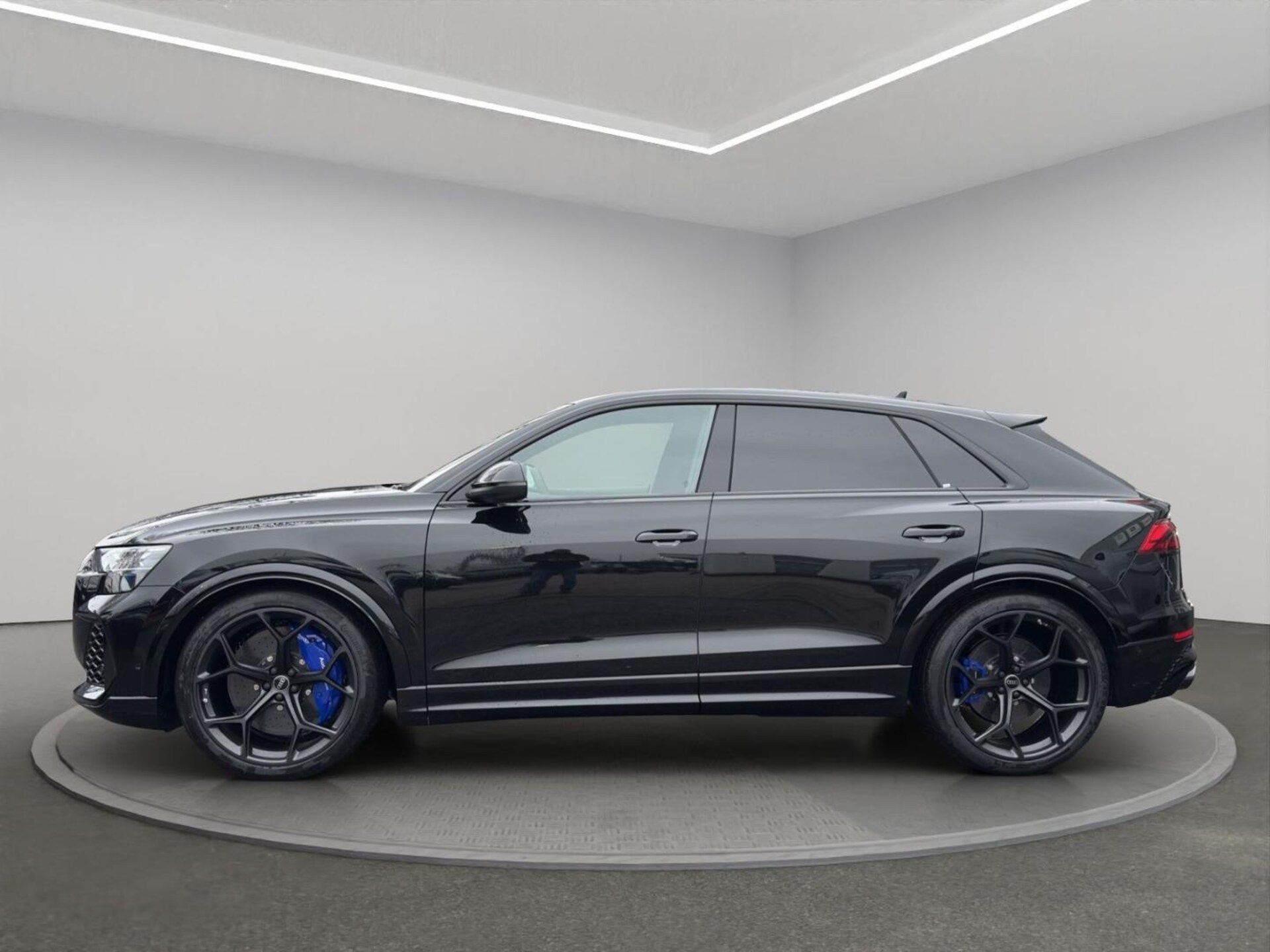 Audi RS Q8 SUV performance